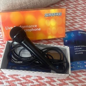 Shure Live Performance Microphone in Box 15’ Cord